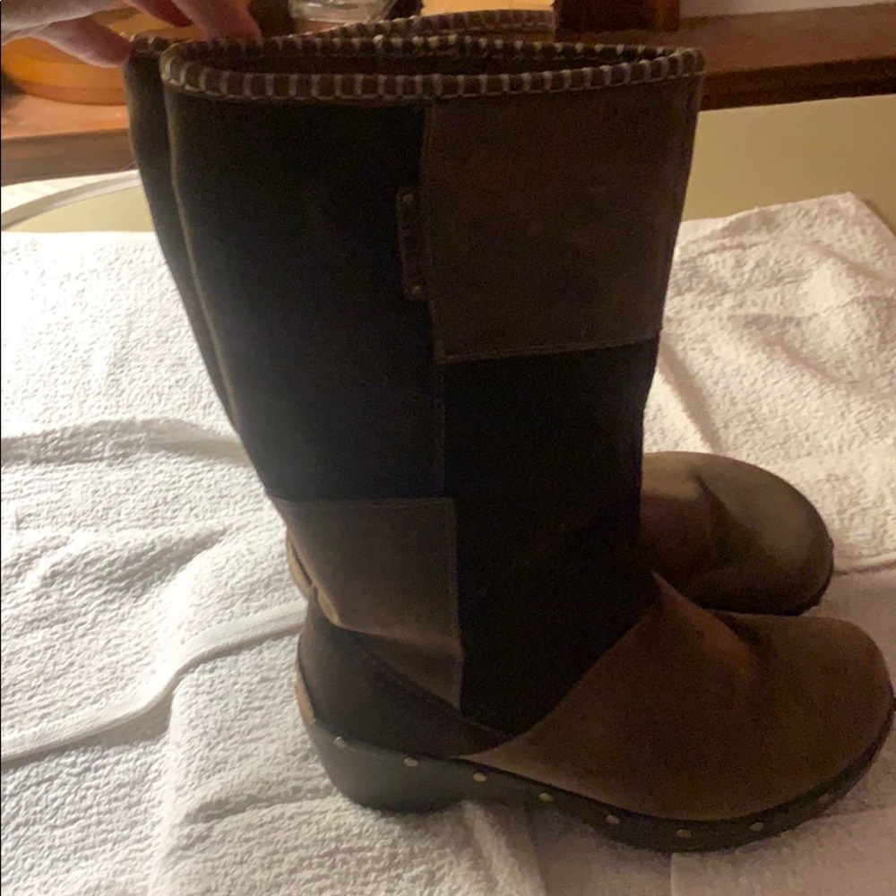 Crocs clog boots